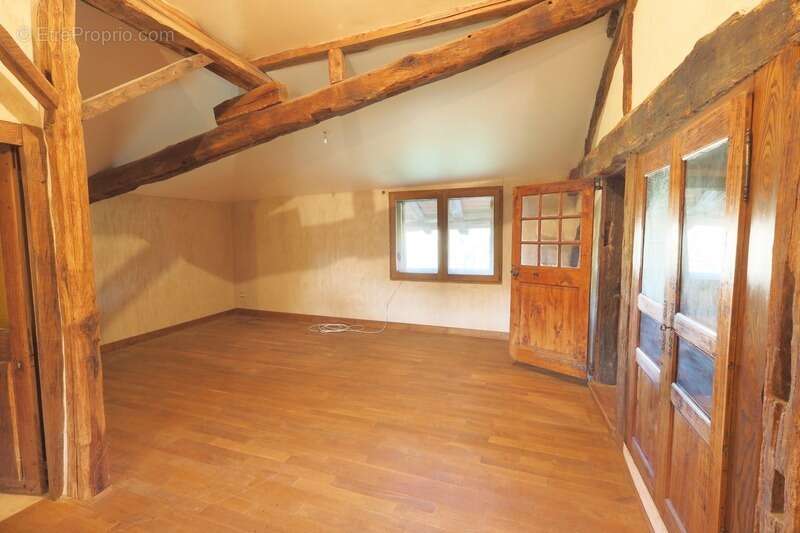 Maison à MONTREVEL-EN-BRESSE