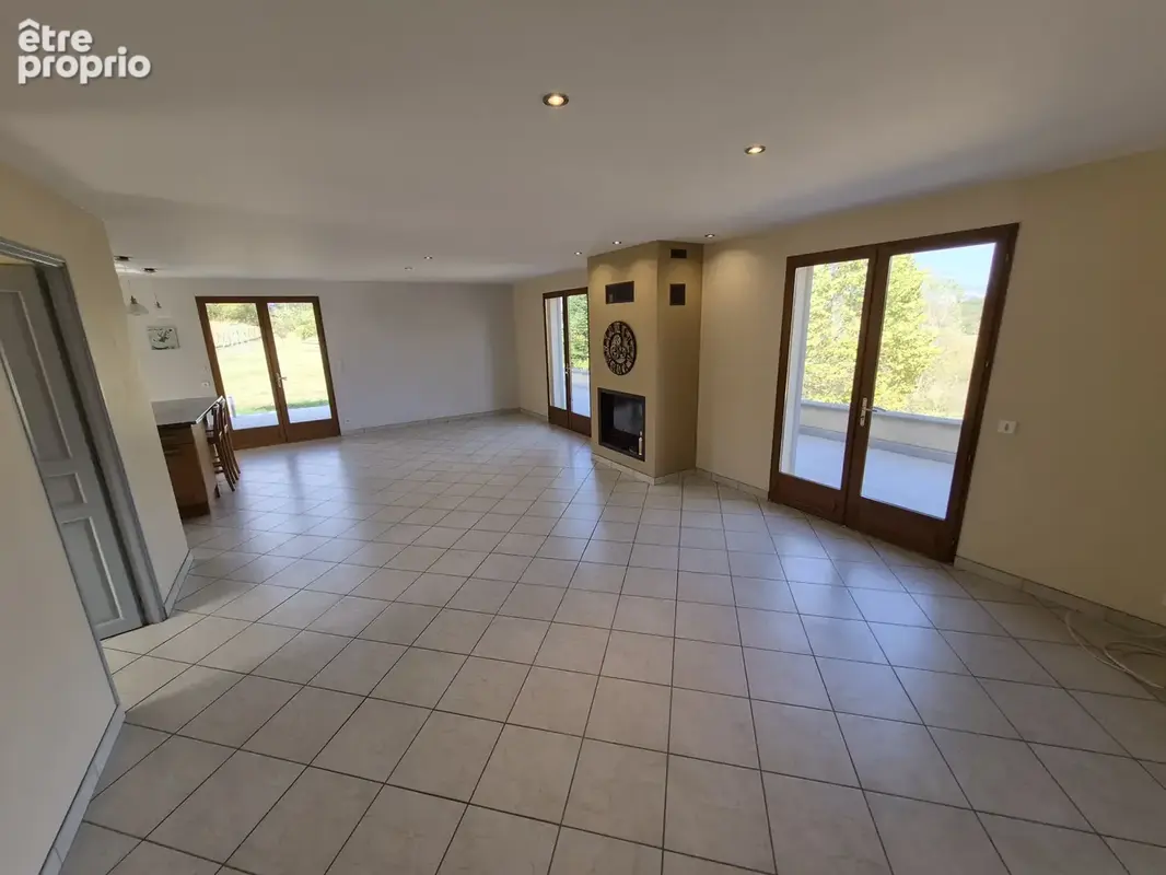 Maison individuelle de 142 m2 édifiée sur un terrain de 3115 m2 - photo 6