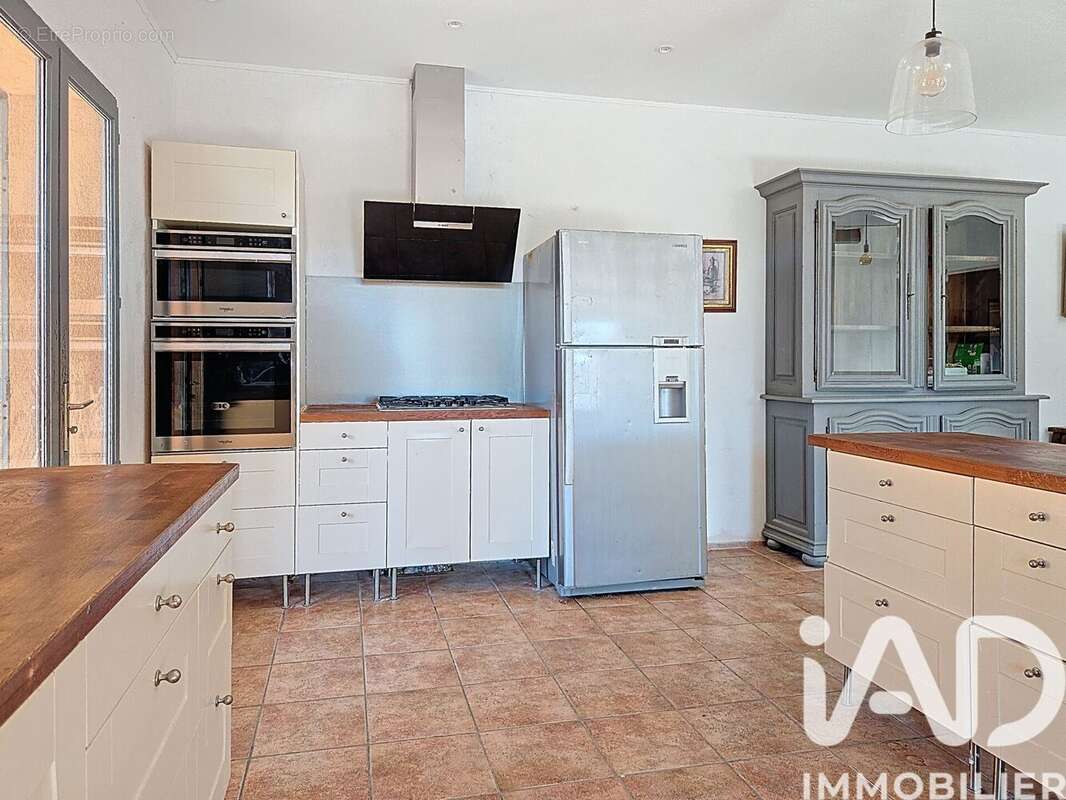 Maison 158 m² à Saint-Paul-En-Foret  - photo 9