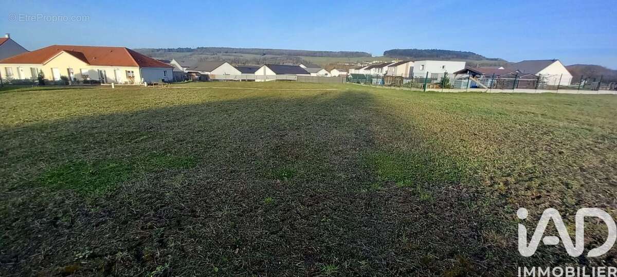 Photo 2 - Terrain à BELLEVILLE