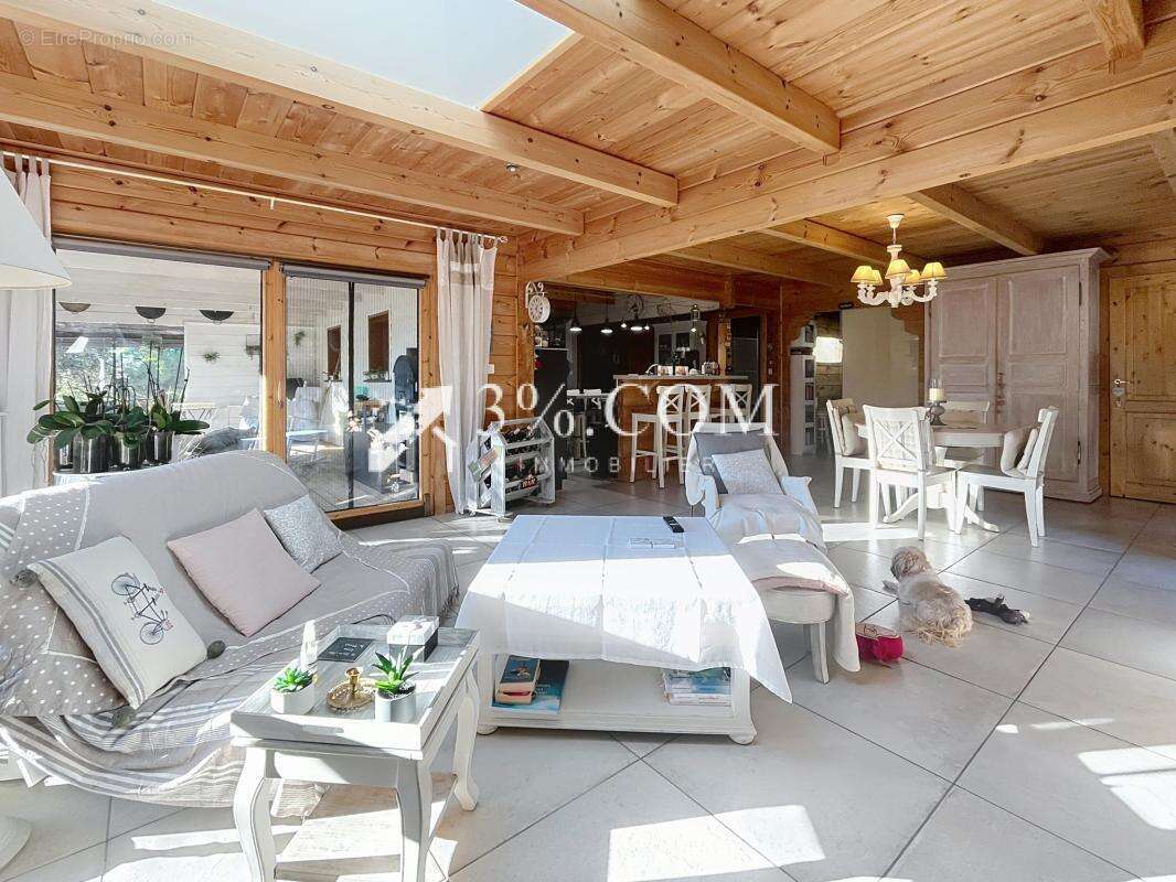 Maison à SAINT-GEORGES-LES-BAINS