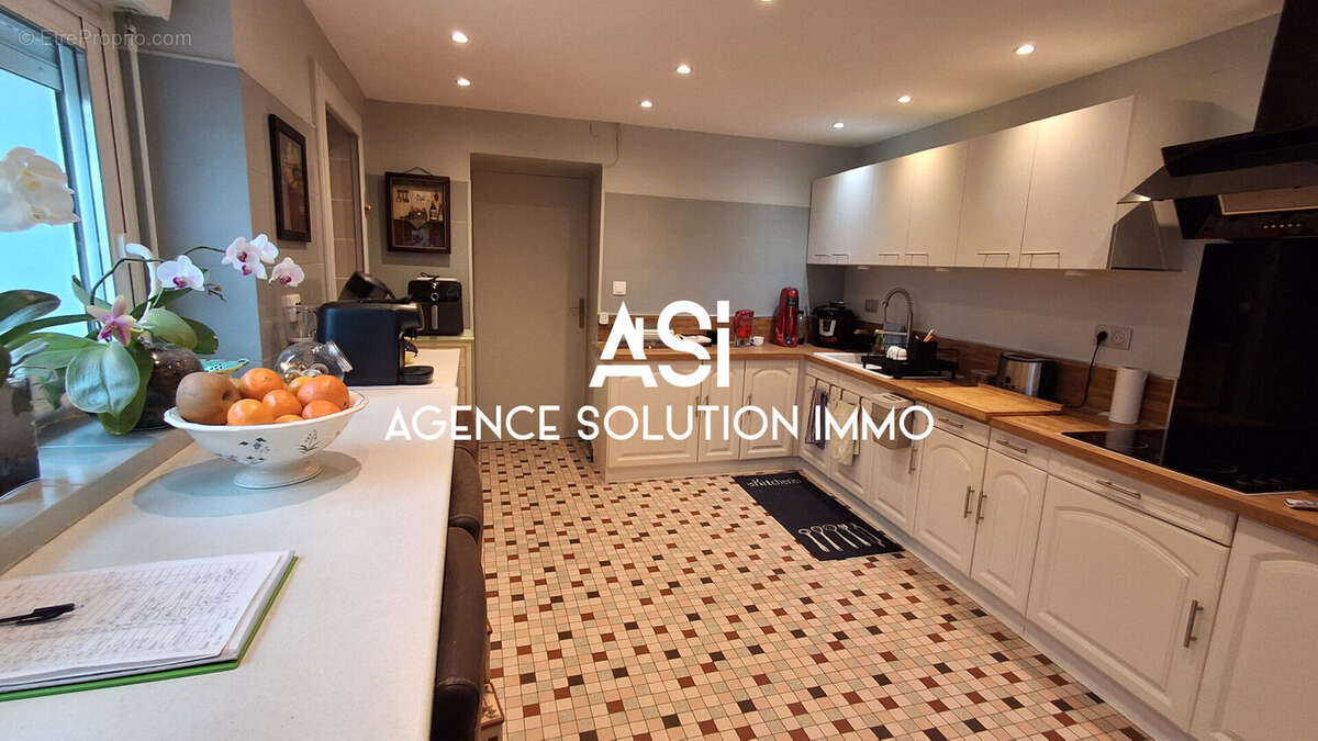Maison de bourg  4 chambres avec jardin - Town house 4 bedrooms & Garden - photo 5
