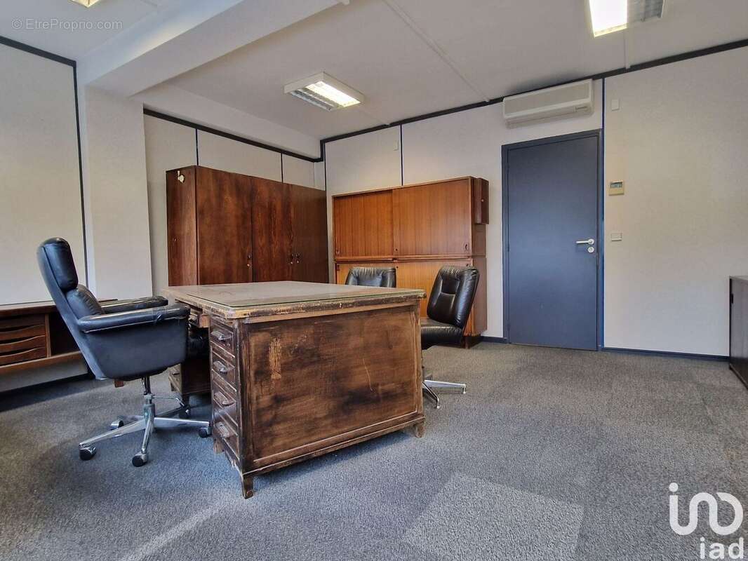 Photo 3 - Commerce à LA CELLE-SAINT-CLOUD