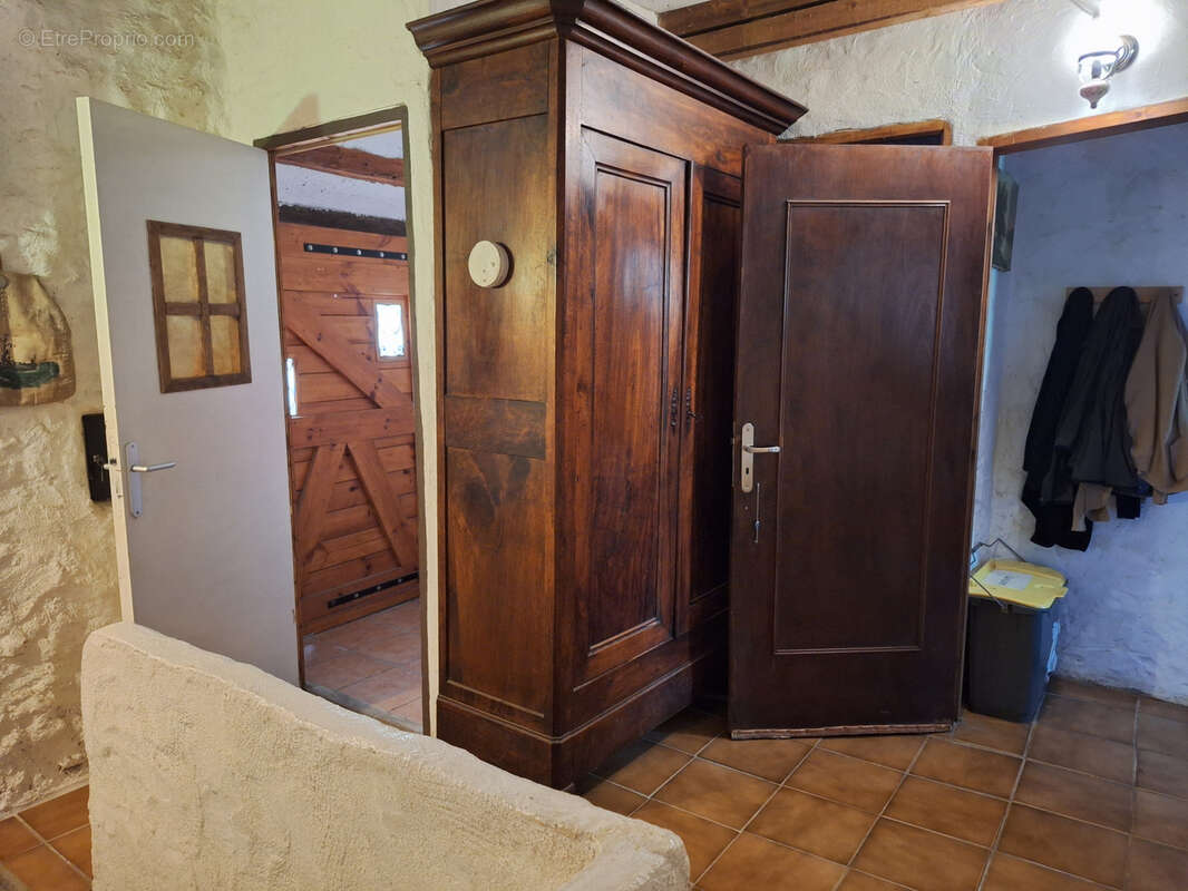 Grande maison de village en pierre avec jardin et dépendances - photo 24