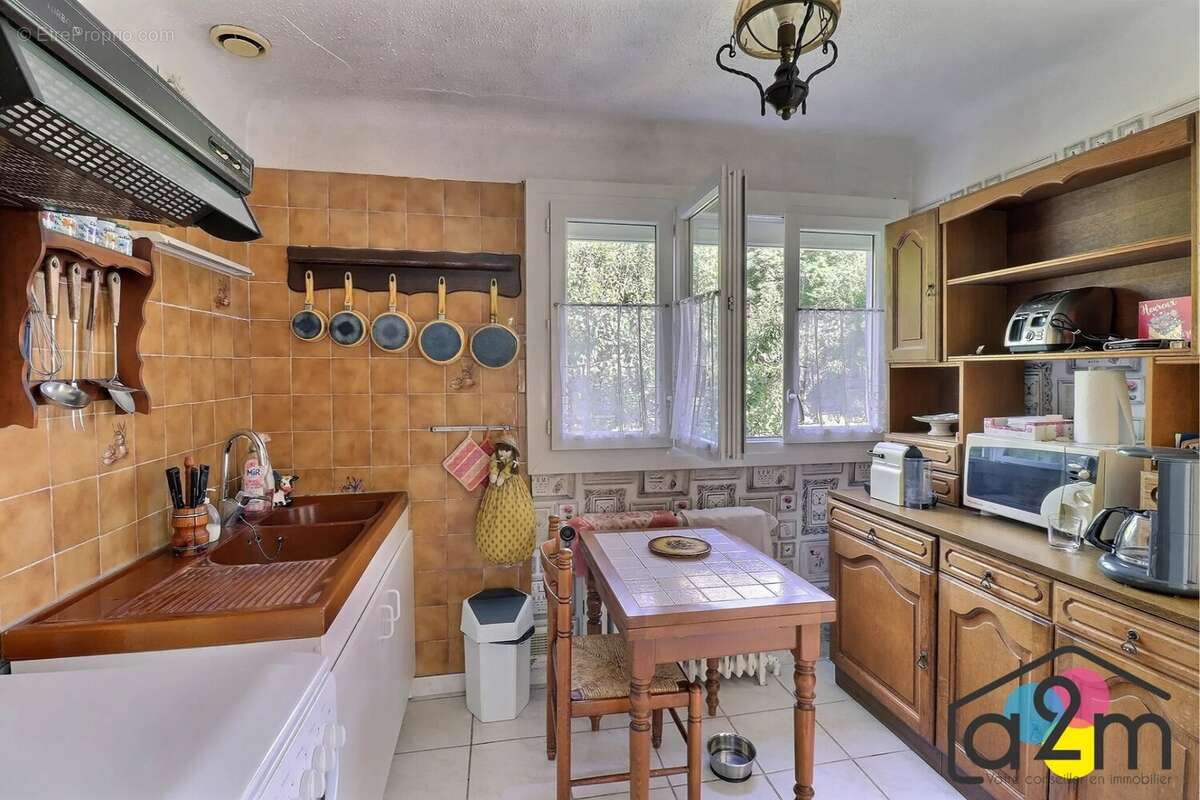 Maison avec sous-sol et jardin - Idéale premier achat! - photo 4