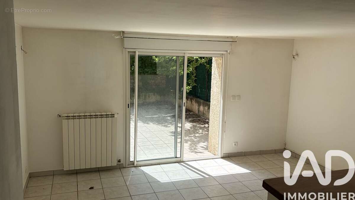Photo 2 - Maison à VAILHAUQUES