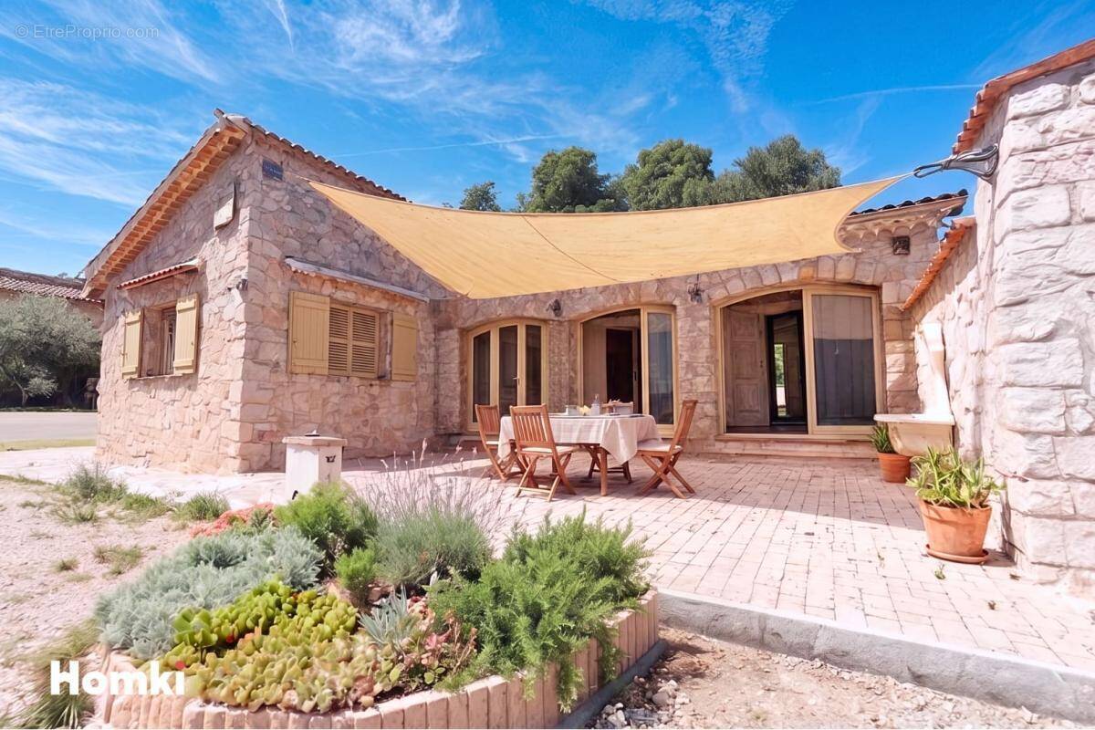 Maison à VALBONNE