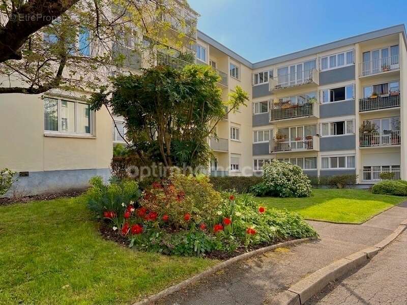 Appartement à LE PLESSIS-BOUCHARD