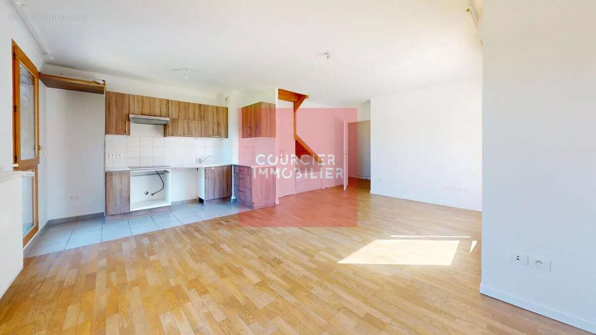 Appartement à LE MESNIL-SAINT-DENIS