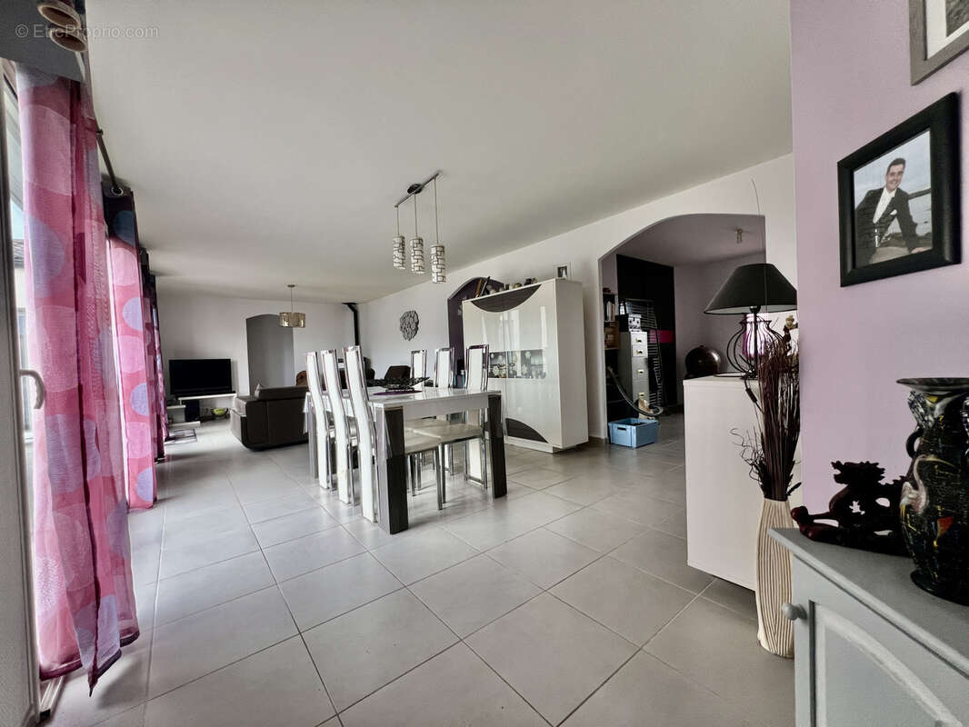 Maison à TALMONT-SAINT-HILAIRE