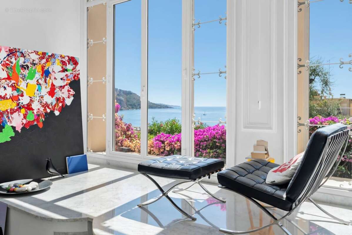 Proche mer - batisse historique - appartement de 245m² - parking collectif - photo 8