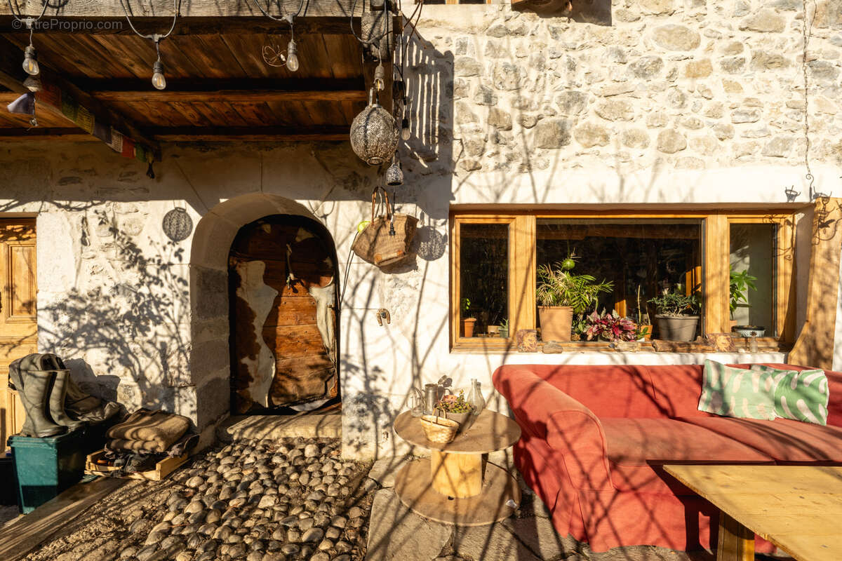 Maison à LESCHERAINES