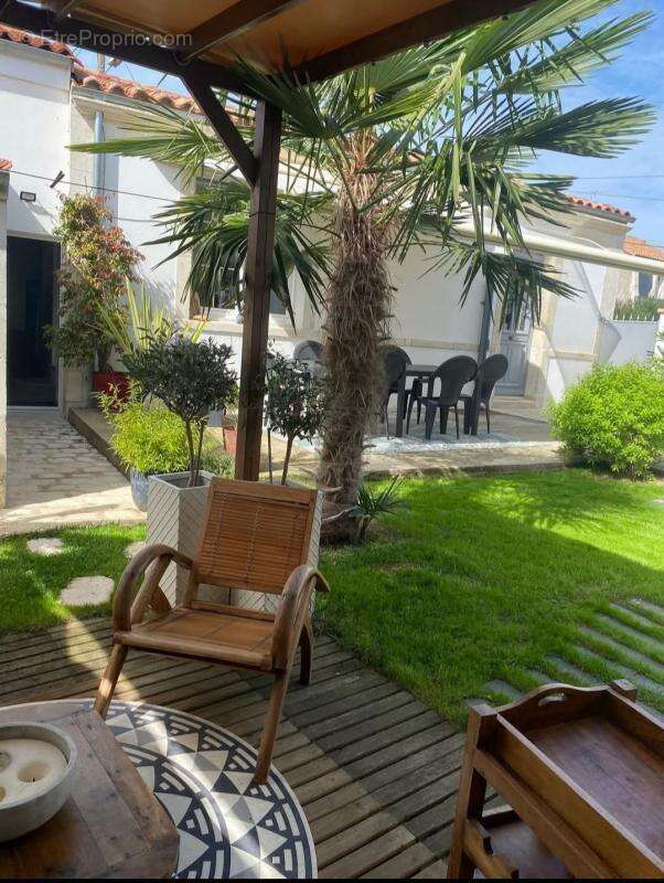 Maison à PORT-DES-BARQUES