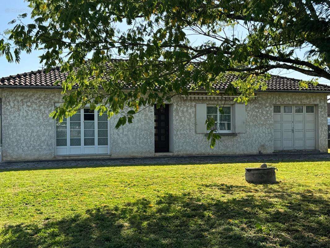 Maison à VAYRES