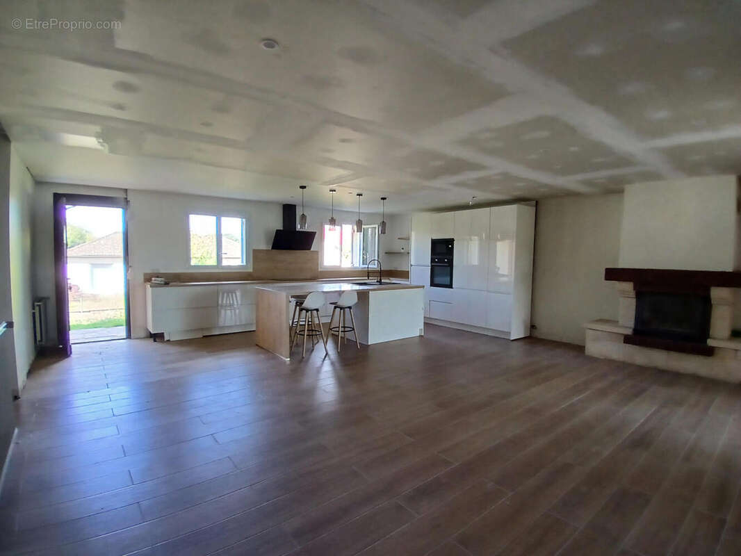 20250927_125400 - Maison à LA COQUILLE