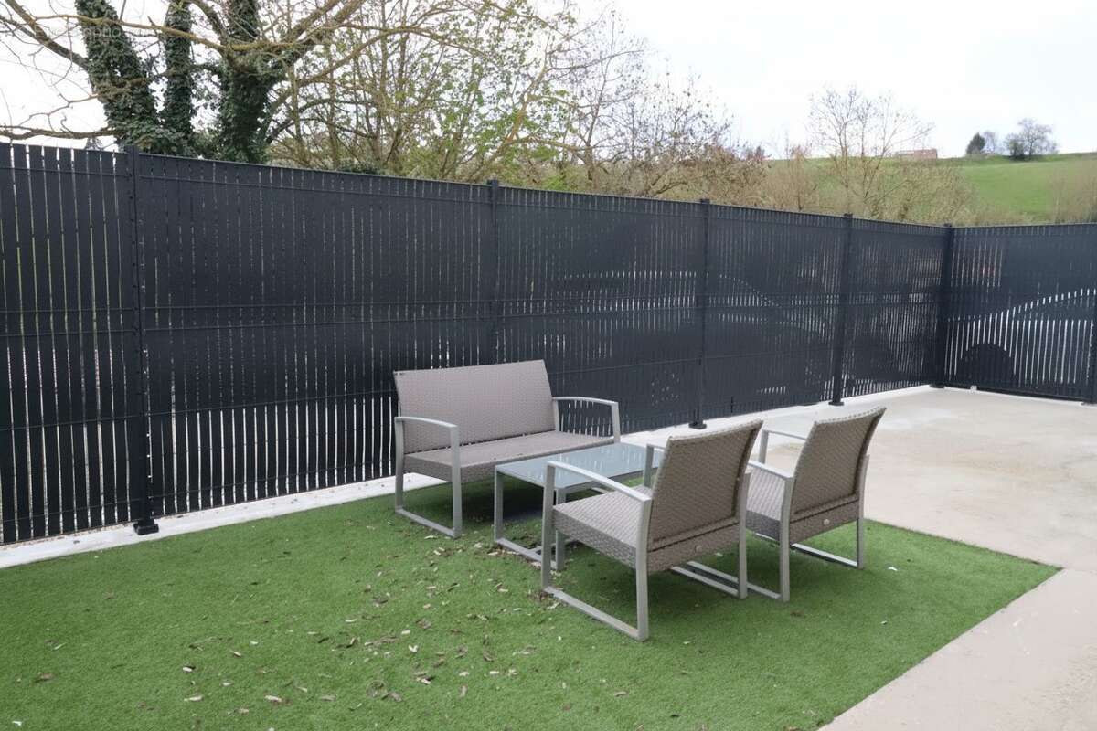 Maison à MEYRIEU-LES-ETANGS