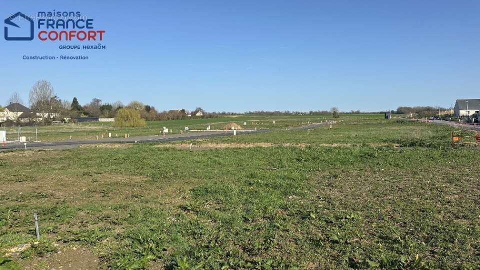 Terrain à SAINT-VIGOR-LE-GRAND