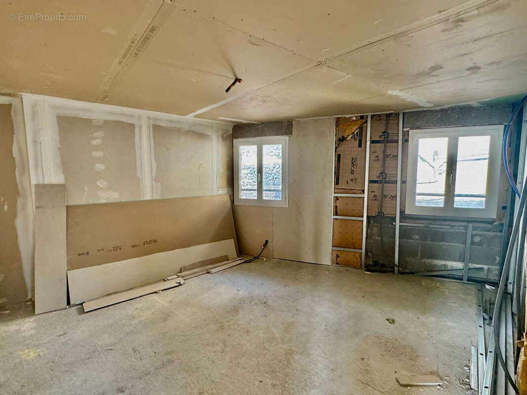 PONT-DU-CHÂTEAU / Maison à vendre de 132 m2 avec terrain, terrasses et balcon ! - photo 14