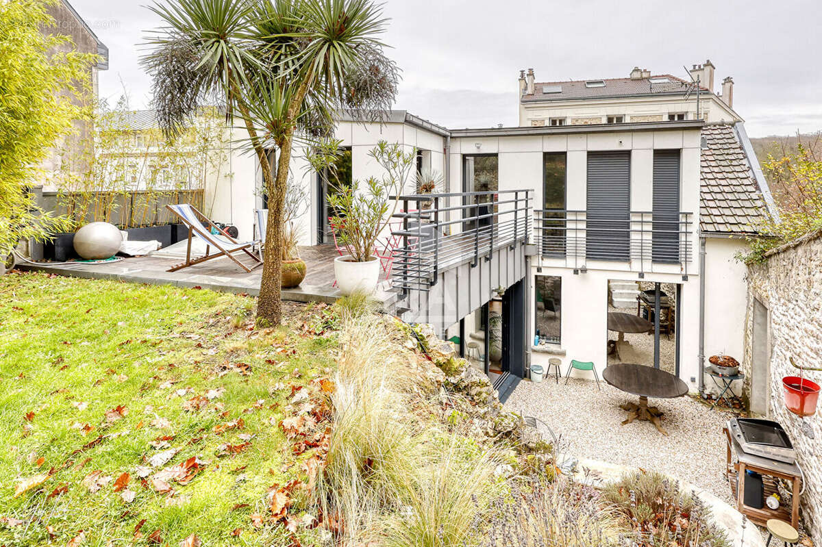 Maison à VILLE-D'AVRAY