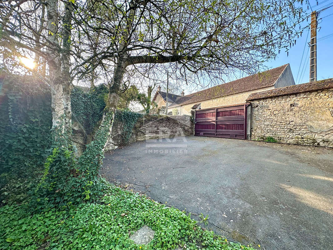 Maison à POLIGNY