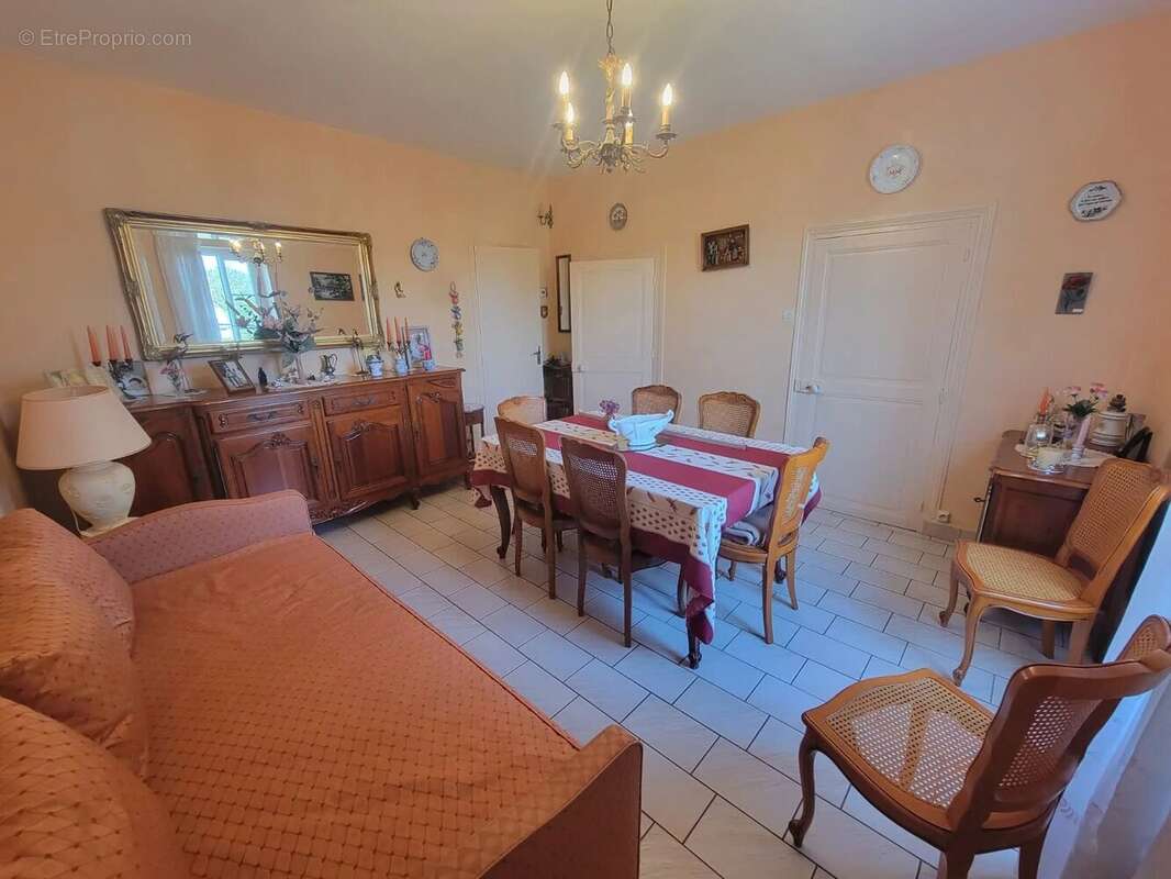 Maison à CHALLUY