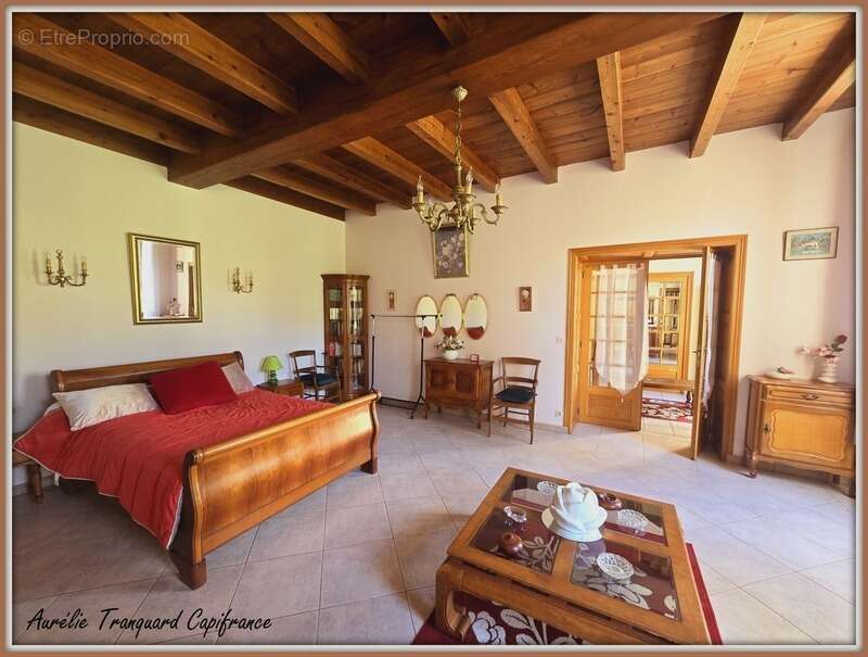 Maison à SAINT-JEAN-D'ANGELY