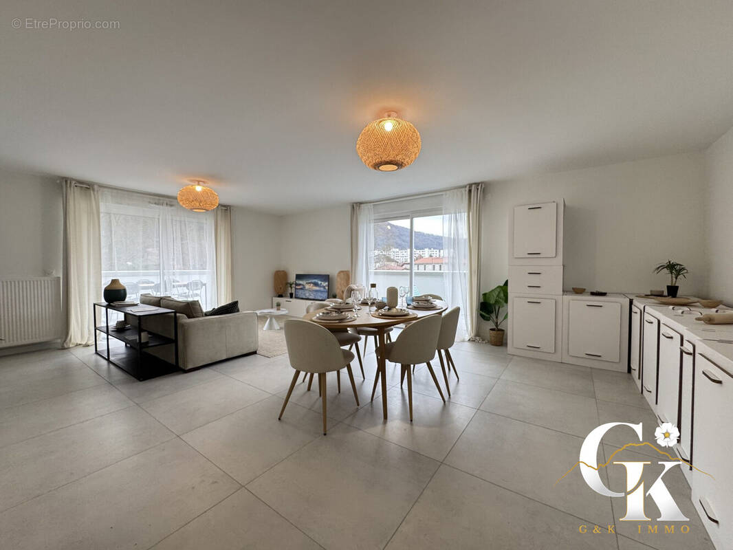 Appartement à SAINT-MARTIN-D'HERES