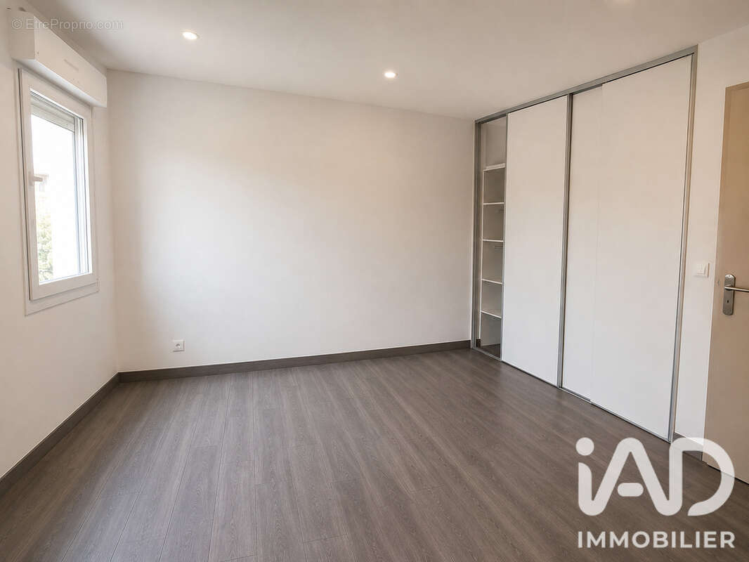 Photo 2 - Appartement à LA GARENNE-COLOMBES