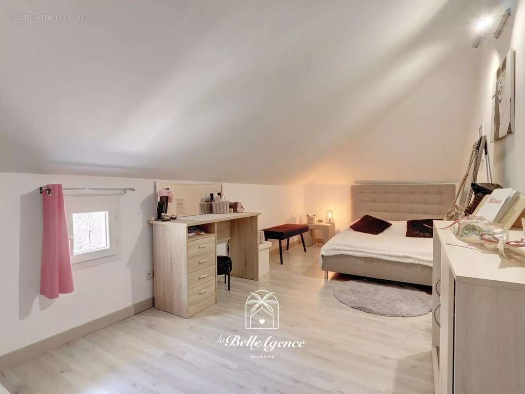 Appartement à L'ESCARENE