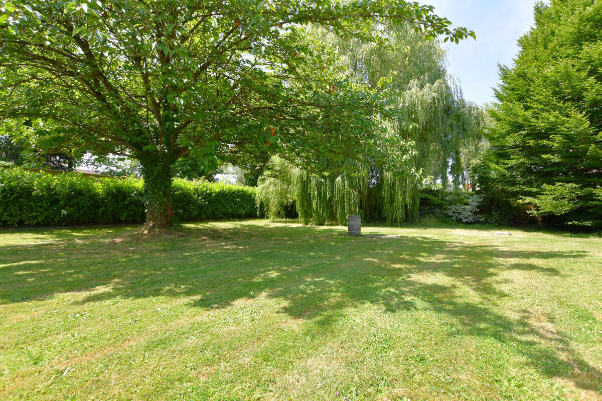 Maison à LES ESSARTS-LE-ROI