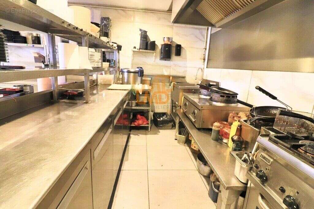 Commerce à PLAN-DE-CUQUES