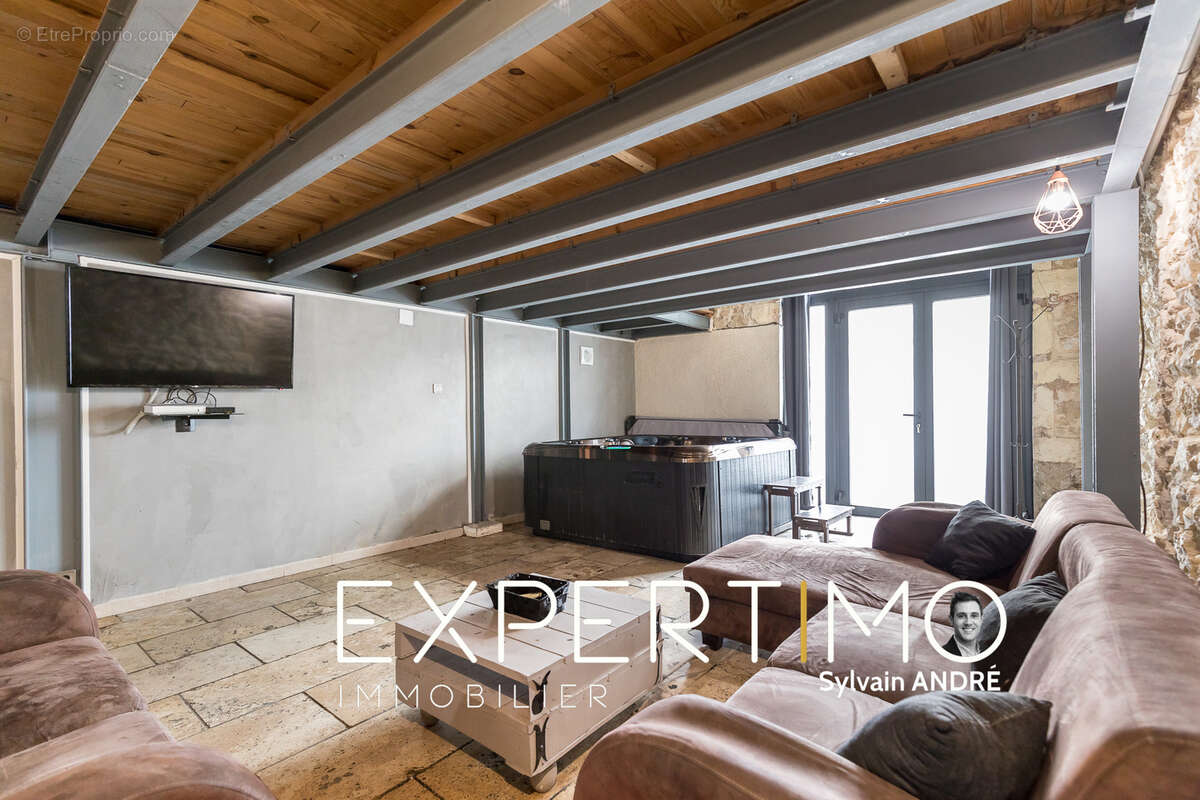 Appartement à MARSEILLE-6E