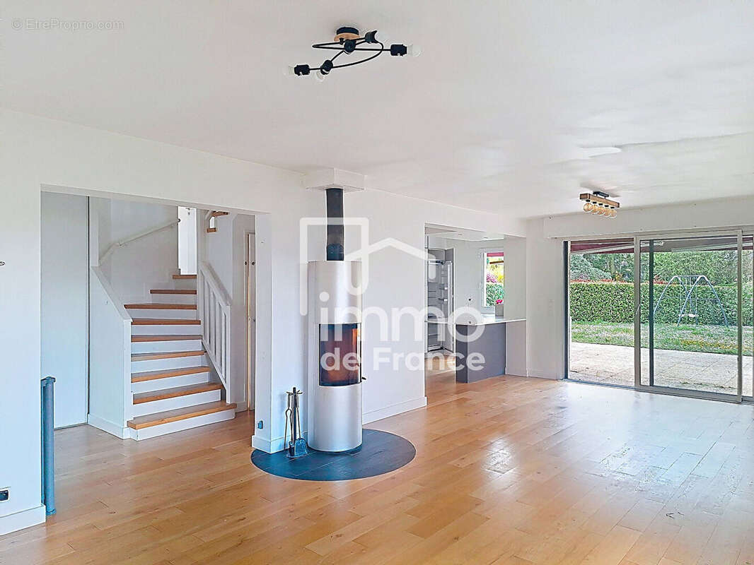 Maison à SAINT-JULIEN-EN-GENEVOIS