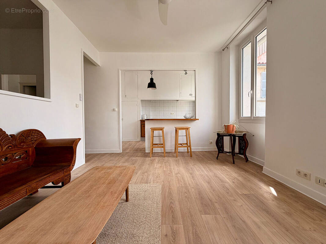 Appartement à MARSEILLE-7E