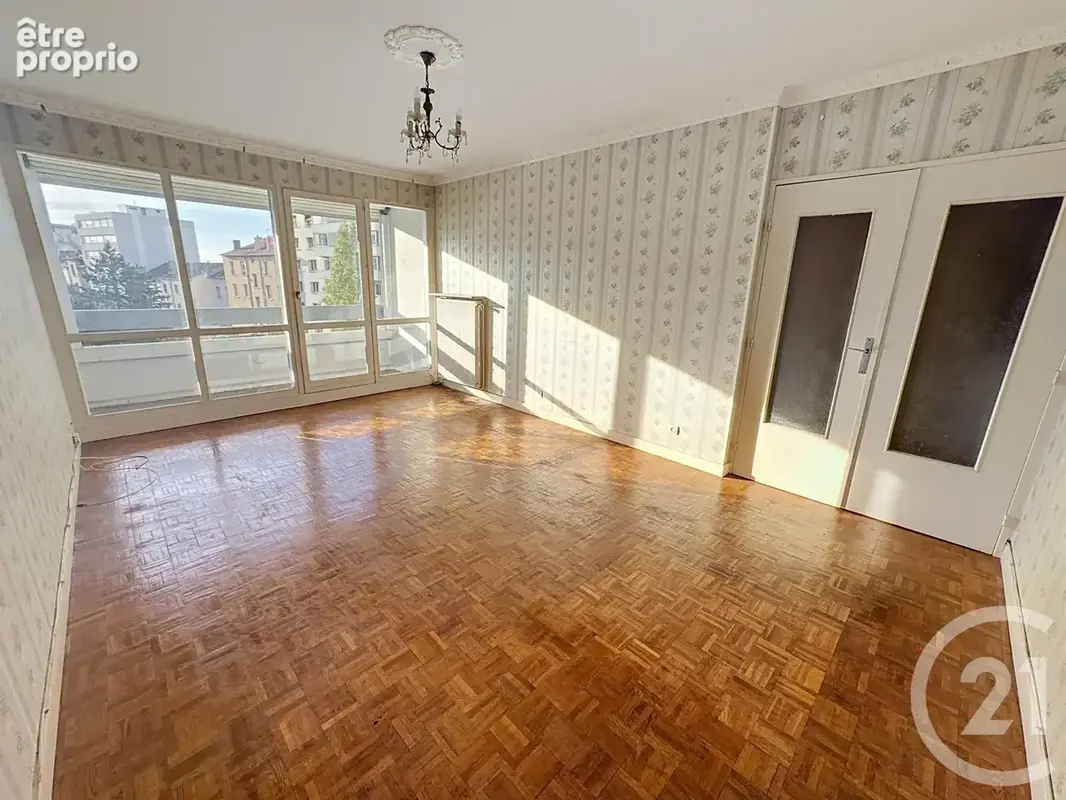 Appartement 4 pièces 82 m² à vendre à Lyon-7e (69007) - photo 2