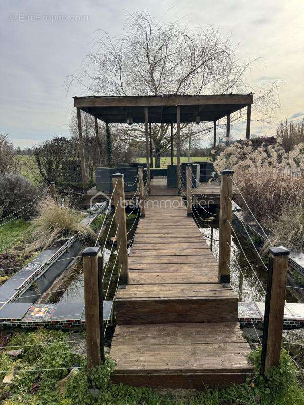 Maison à SAVIGNY-EN-SEPTAINE