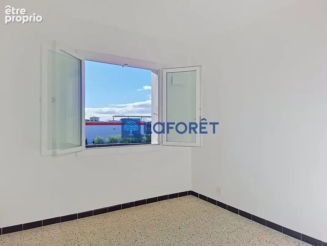Appartement Toulon 3 pièce(s) 54 m2 - photo 9