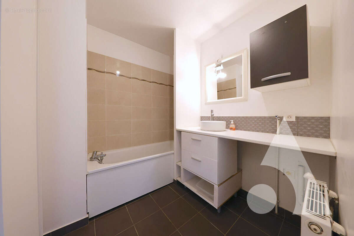Appartement à SAINT-PIERRE-DU-PERRAY