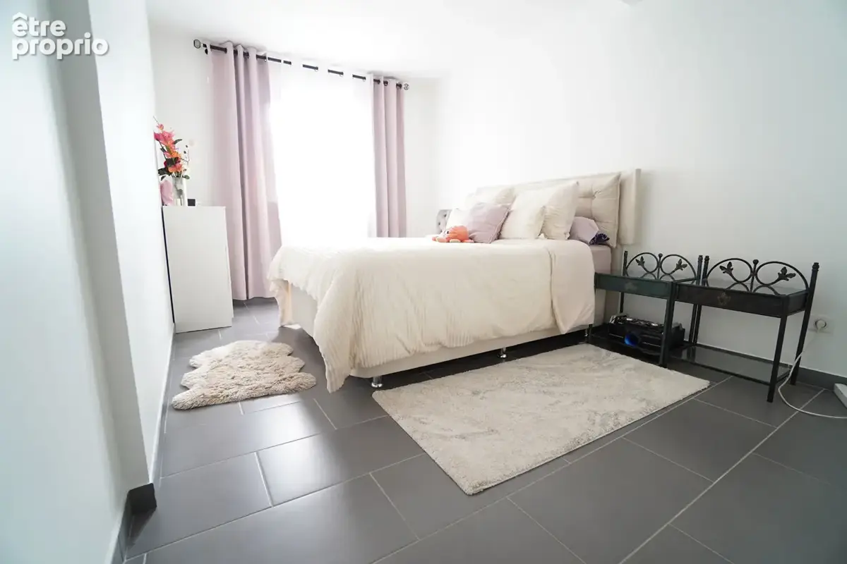Maison Le Mans 230 m², garage et piscine couverte - photo 9