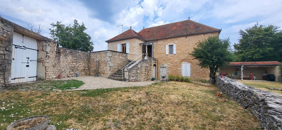 Magnifique maison en pierre restaurée avec piscine - photo 21