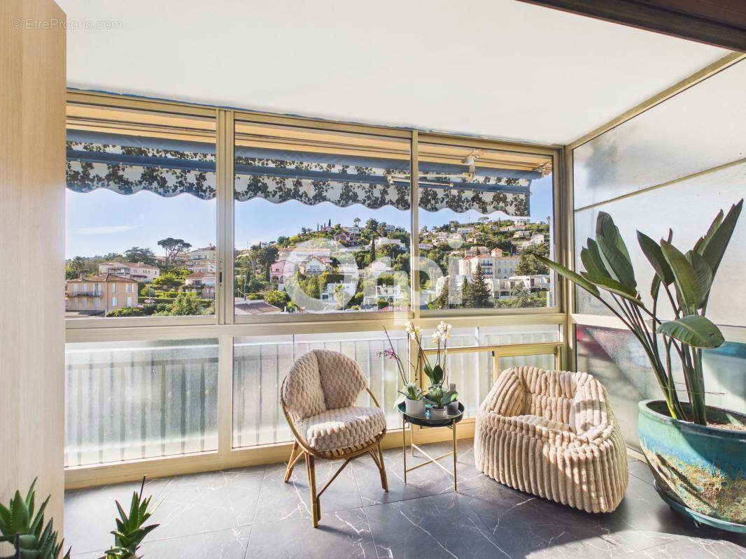 Appartement à MANDELIEU-LA-NAPOULE