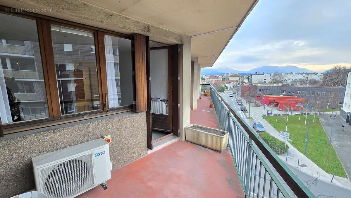 Appartement à FONTAINE