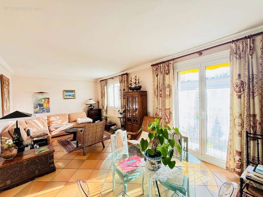 Appartement à BOURG-LA-REINE