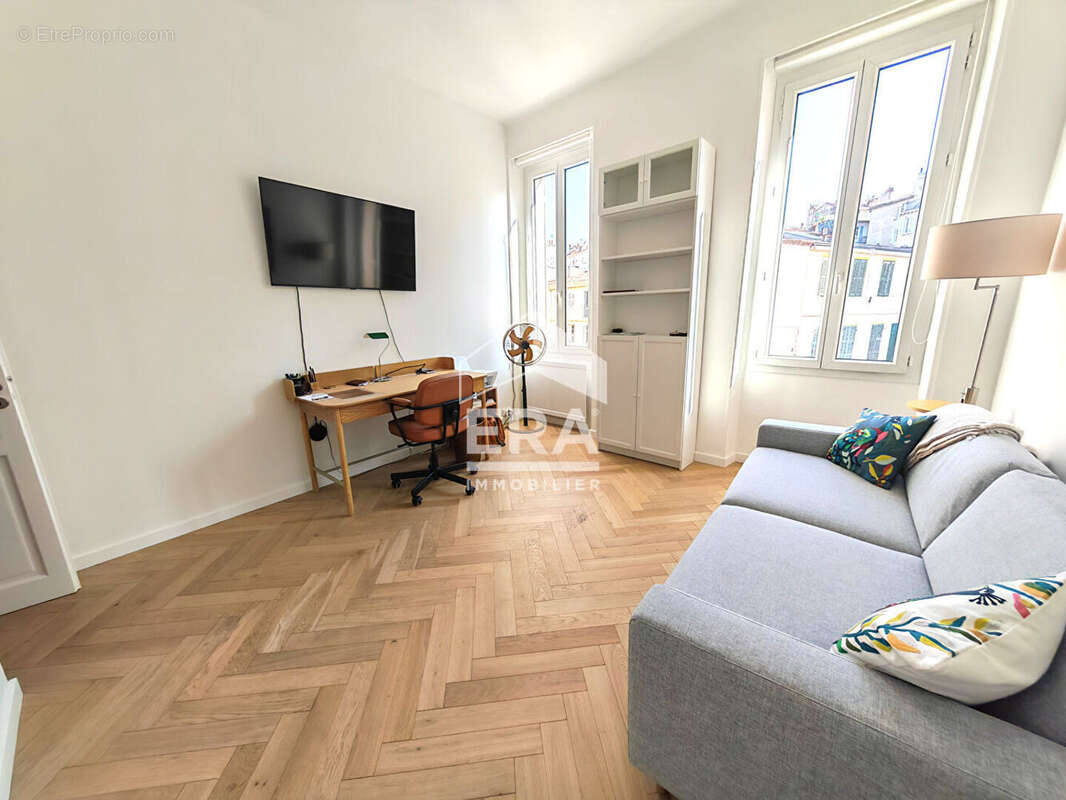 Appartement à MARSEILLE-5E