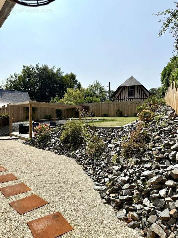 Maison 128 m² à Saint-Vaast-Dieppedalle  - photo 3
