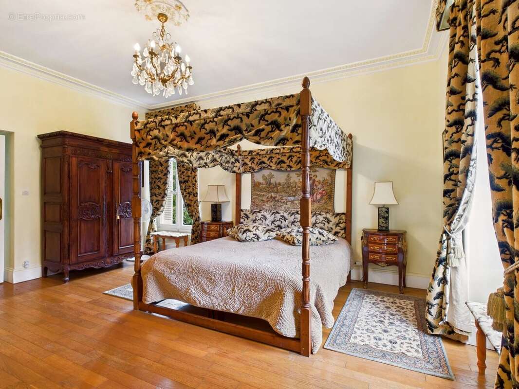 Maison à TOURNON-SAINT-PIERRE