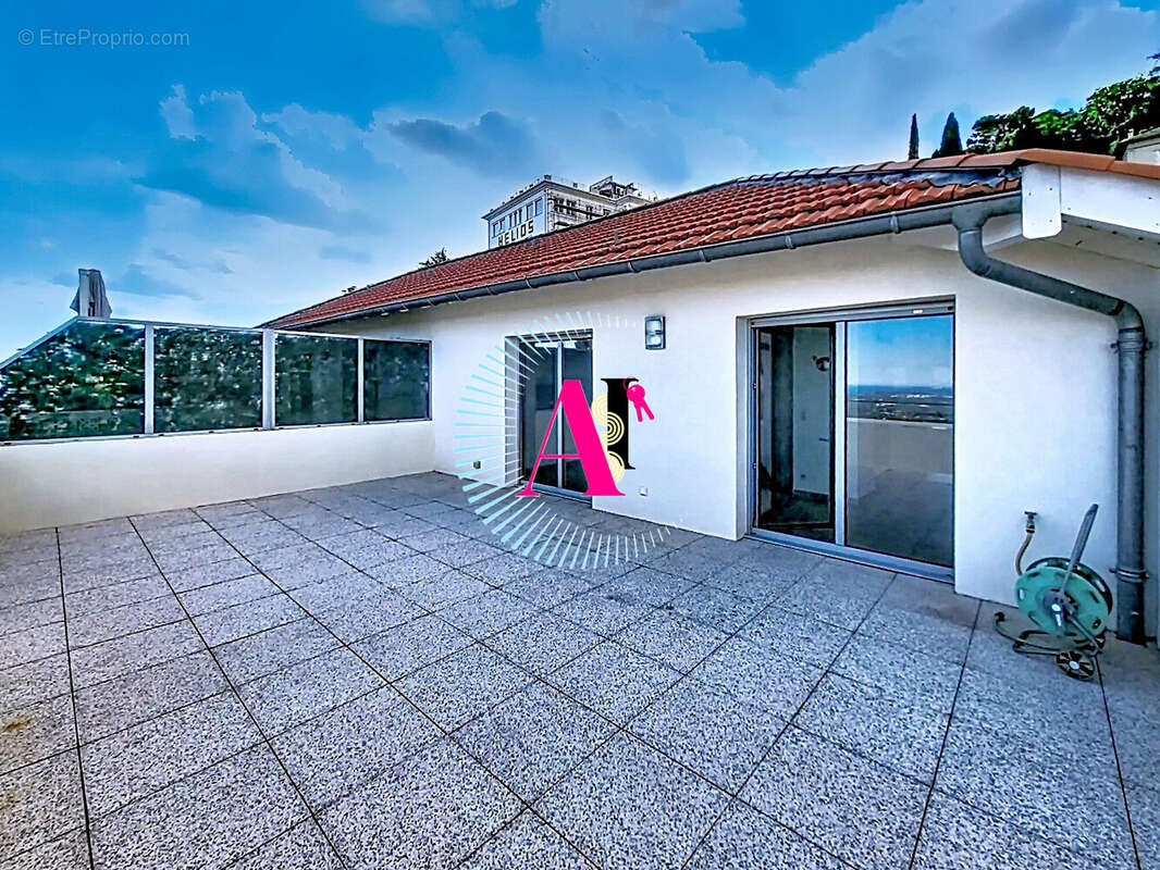 Appartement 70 m² à Grasse  - photo 2