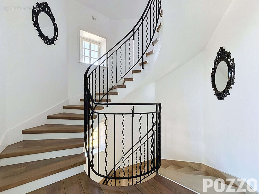 Maison bourgeoise à vendre à Percy-en-Normandie, prix 389 900 . - photo 8