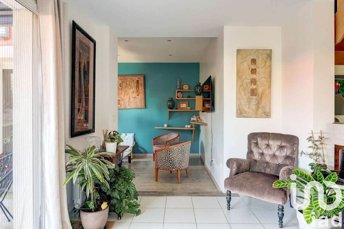 Photo 6 - Maison à SAINT-GENIS-LES-OLLIERES