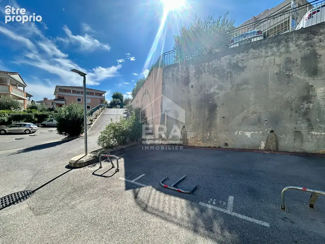 Photo Parking à Grasse au prix de 13 200€